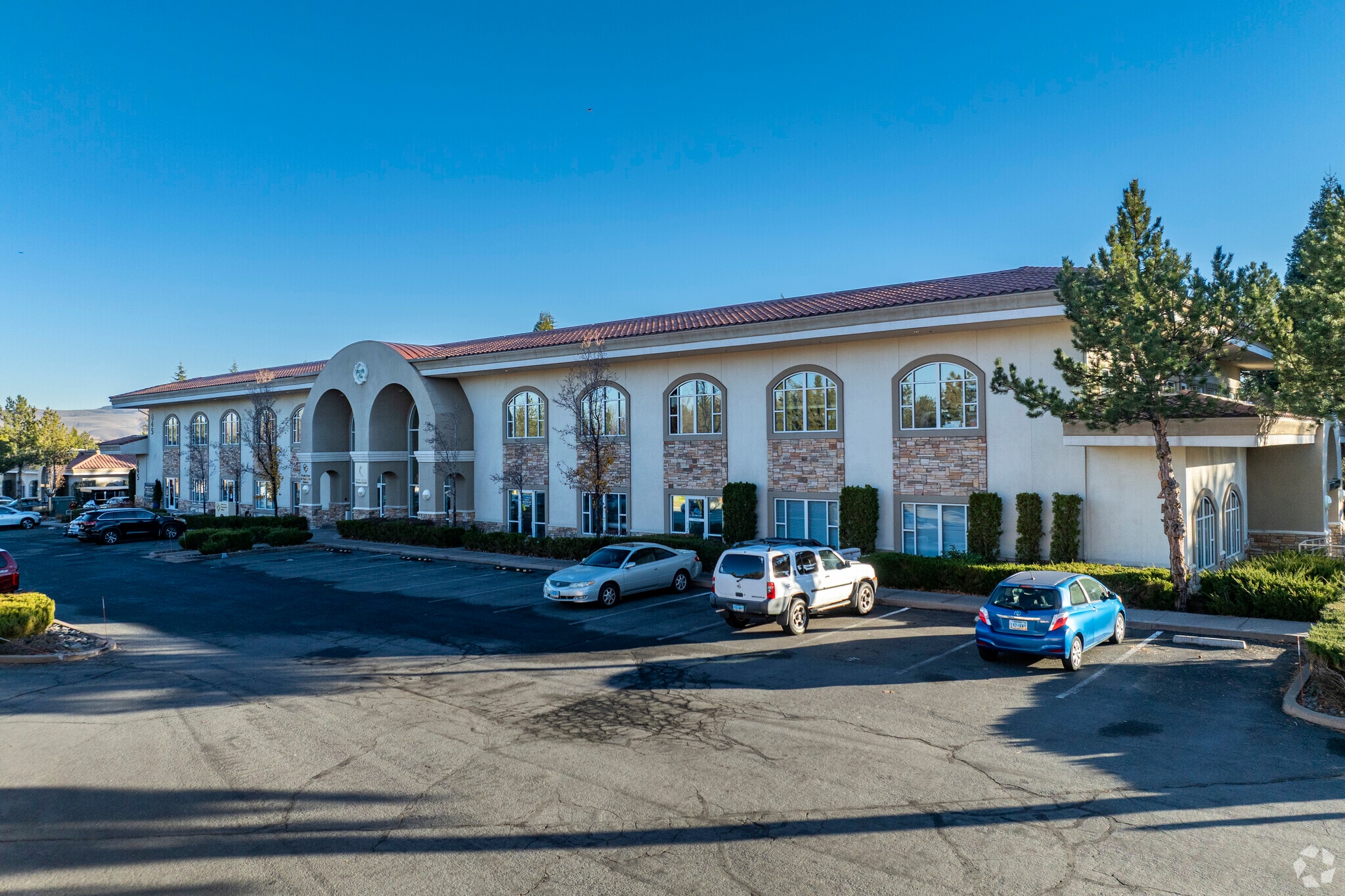 645 Sierra Rose Dr, Reno, NV à louer Photo principale– Image 1 sur 44