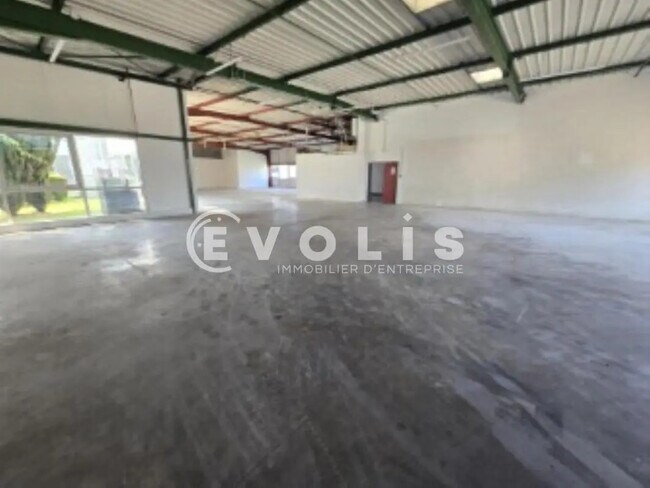 Plus de détails pour Bureau, Local d'activités à louer