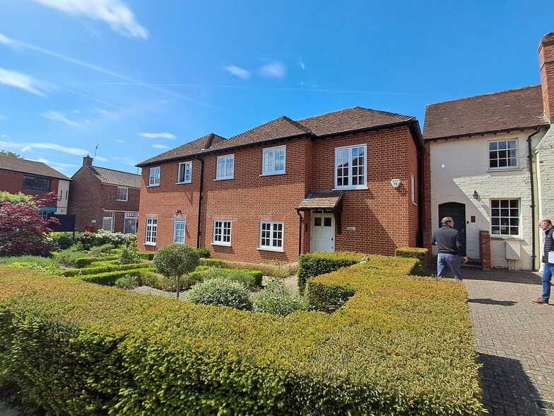 High St, Goring à louer - Photo principale – Image 1 sur 9