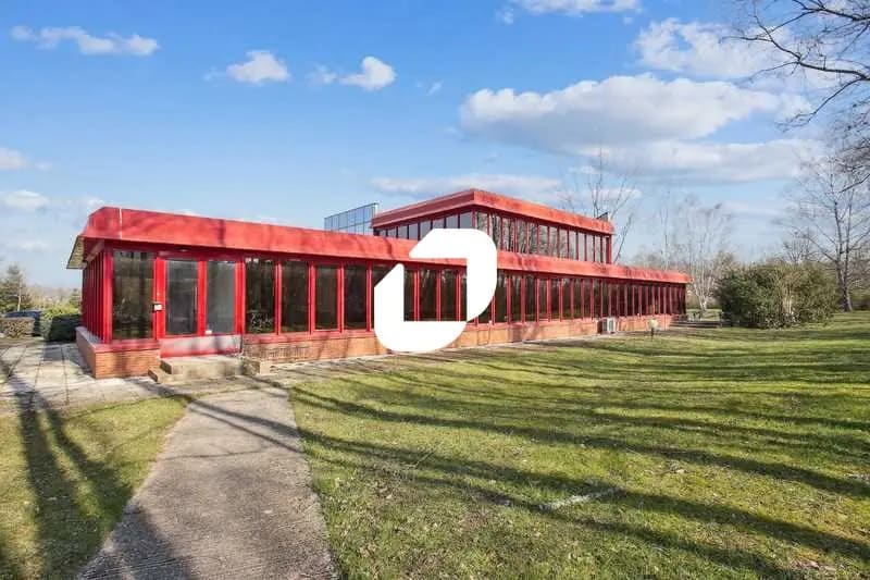 Bureau dans Dourdan à louer - Photo de l’immeuble – Image 1 sur 9