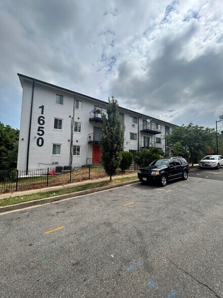 1650-1656 W St SE, Washington, DC à vendre - Photo de l’immeuble – Image 2 sur 5