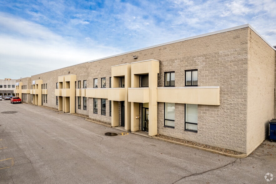 751-759 De La Sablière Rue De La Sablière, Bois-des-filion, QC à louer - Photo principale – Image 1 sur 4