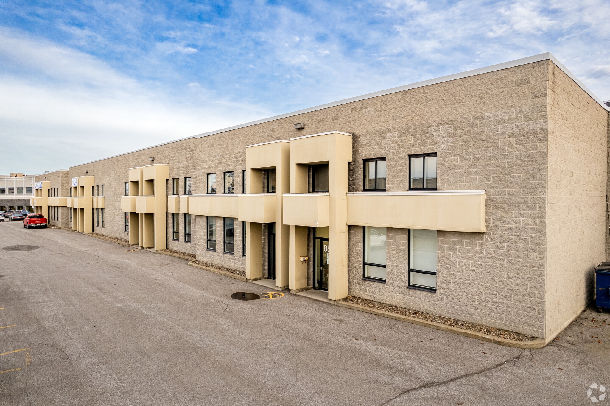 751-759 De La Sablière Rue De La Sablière, Bois-des-filion, QC à louer Photo principale– Image 1 sur 5