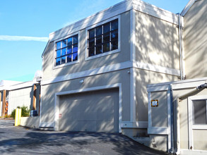 2901 Salinas Hwy, Monterey, CA à louer Photo de l’immeuble– Image 1 sur 11