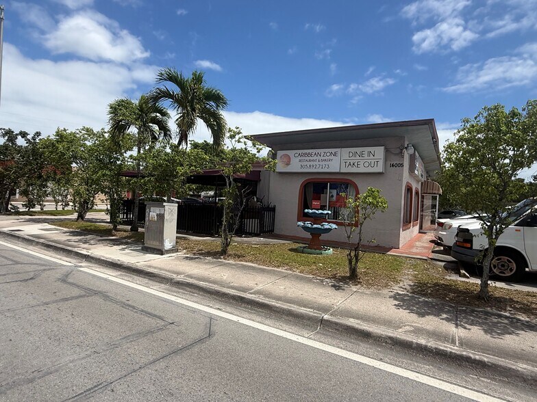 14005 W Dixie Hwy, North Miami, FL à vendre - Photo de l’immeuble – Image 2 sur 6