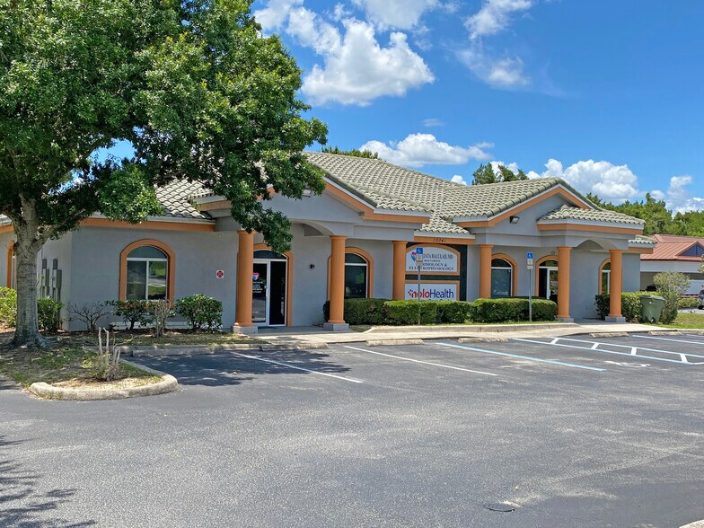 33041 Professional Dr, Leesburg, FL à louer - Photo de l’immeuble – Image 2 sur 61