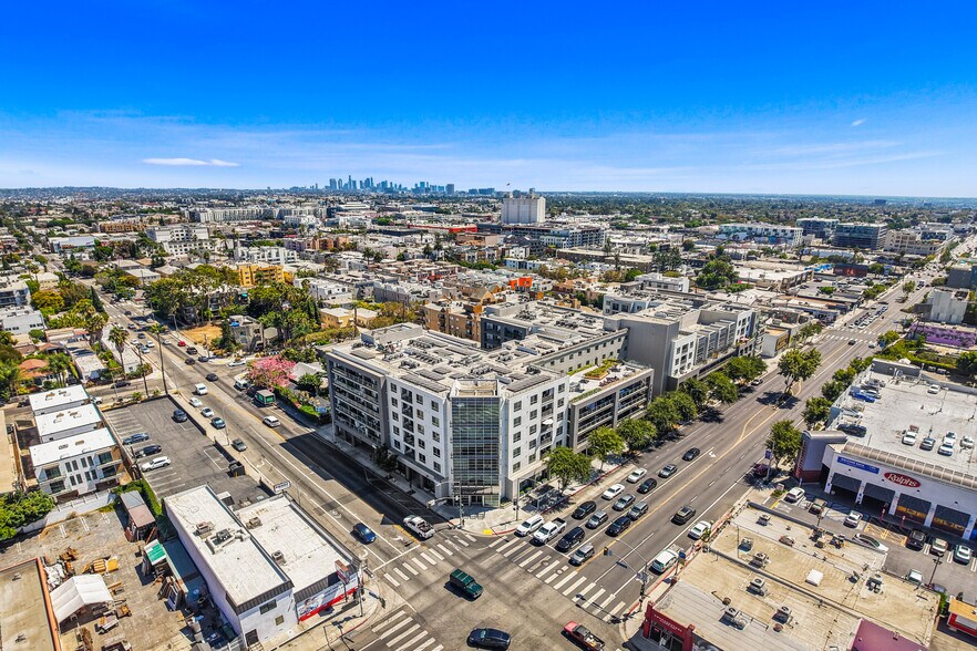 1234 N La Brea Ave, West Hollywood, CA à louer - Photo de l’immeuble – Image 2 sur 16