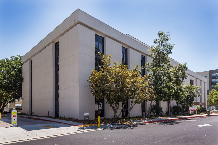 1500 S Central Ave, Glendale, CA à louer - Photo de l’immeuble – Image 2 sur 7
