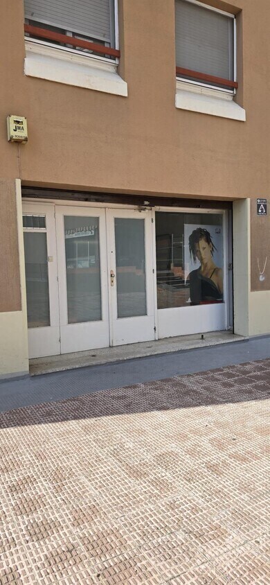 Immeuble residentiel dans Terrassa, Barcelona à vendre Photo intérieure– Image 1 sur 3