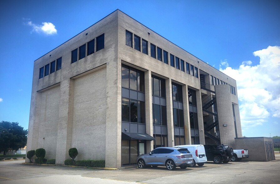 7240 Crowder Blvd, New Orleans, LA à louer - Photo de l’immeuble – Image 2 sur 10