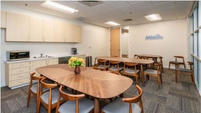 1740 Creekside Oaks Dr, Sacramento, CA à louer Photo intérieure– Image 2 sur 6