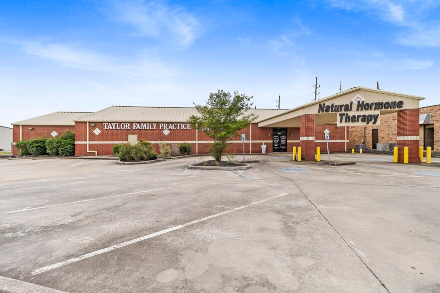 1806 Humble Place Dr, Humble, TX à vendre - Photo de l’immeuble – Image 1 sur 6