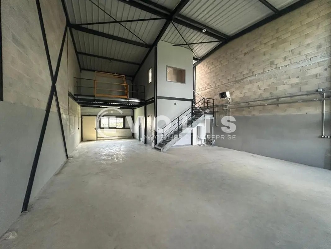 Local d’activités dans Ormoy à louer Photo intérieure– Image 1 sur 9