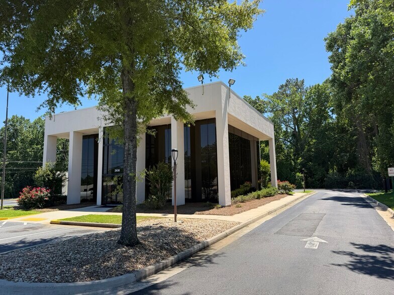 2930 Riverside Dr, Macon-Bibb, GA à vendre - Photo de l’immeuble – Image 2 sur 9