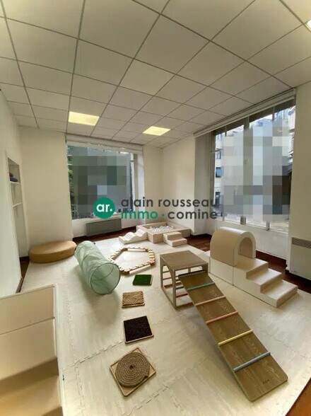 Local commercial dans Nantes à louer - Photo de l’immeuble – Image 1 sur 2