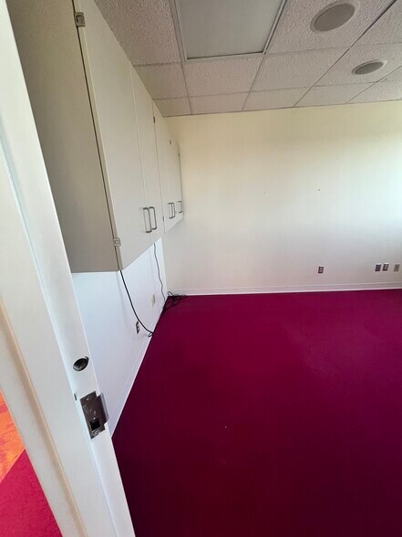 1505 Eastland Dr, Bloomington, IL à louer - Photo intérieure – Image 3 sur 16