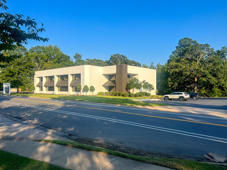 1225 Breckenridge Dr, Little Rock, AR à vendre - Photo de l’immeuble – Image 2 sur 5