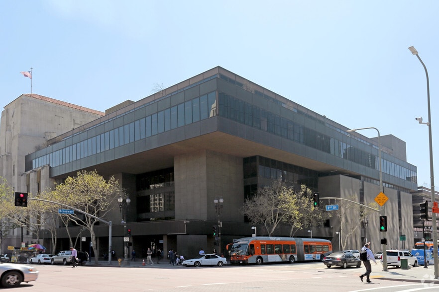 100-118 S Broadway, Los Angeles, CA à louer - Photo principale – Image 1 sur 5
