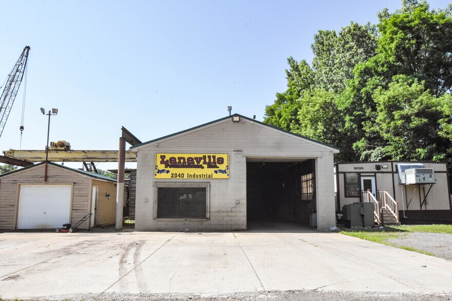 2040 Industrial St, Howell, MI à louer - Photo de l’immeuble – Image 2 sur 19
