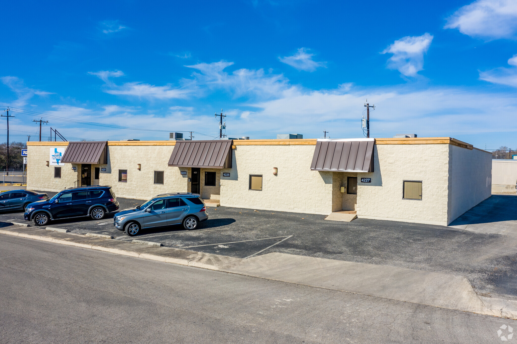 4219-4227 Gatecrest, San Antonio, TX à louer Photo de l’immeuble– Image 1 sur 6