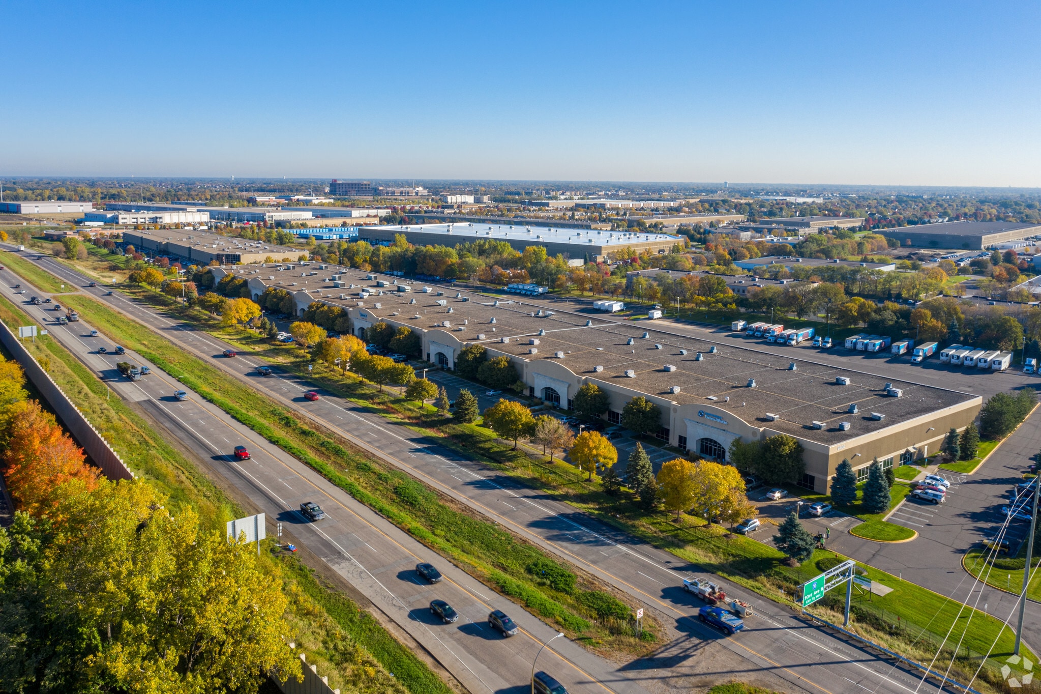 8400 89th Ave N, Brooklyn Park, MN à louer Photo principale– Image 1 sur 6