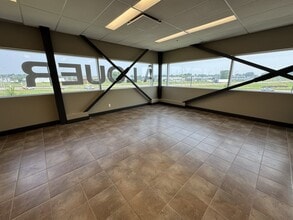 6100-6140 Rue Christophe-Pelissier, Trois-Rivières, QC à louer Photo intérieure– Image 1 sur 8