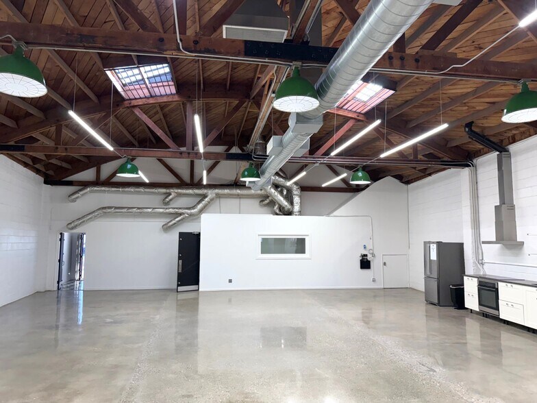 6819 West Blvd, Inglewood, CA à louer - Photo de l’immeuble – Image 3 sur 15
