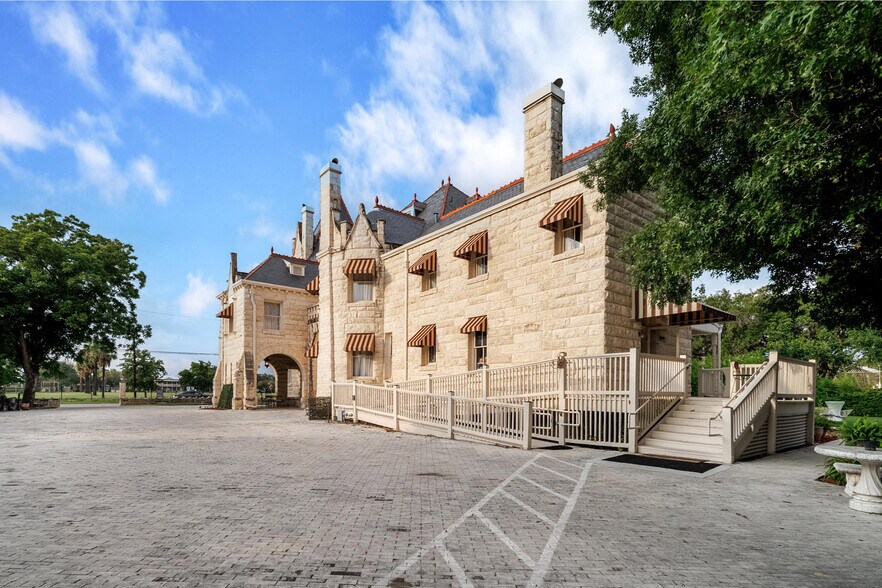 950 E Grayson St, San Antonio, TX à vendre - Photo de l’immeuble – Image 3 sur 31
