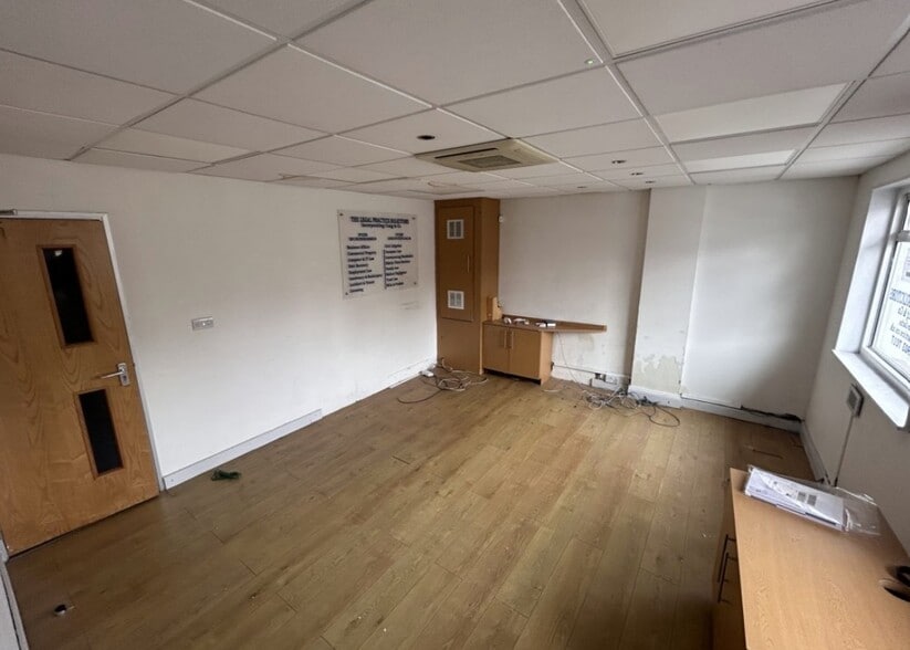 100 Wembley Park Dr, Wembley à louer - Photo intérieure – Image 3 sur 6