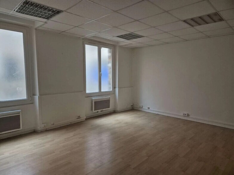 Bureau dans Paris à louer - Photo de l’immeuble – Image 2 sur 5