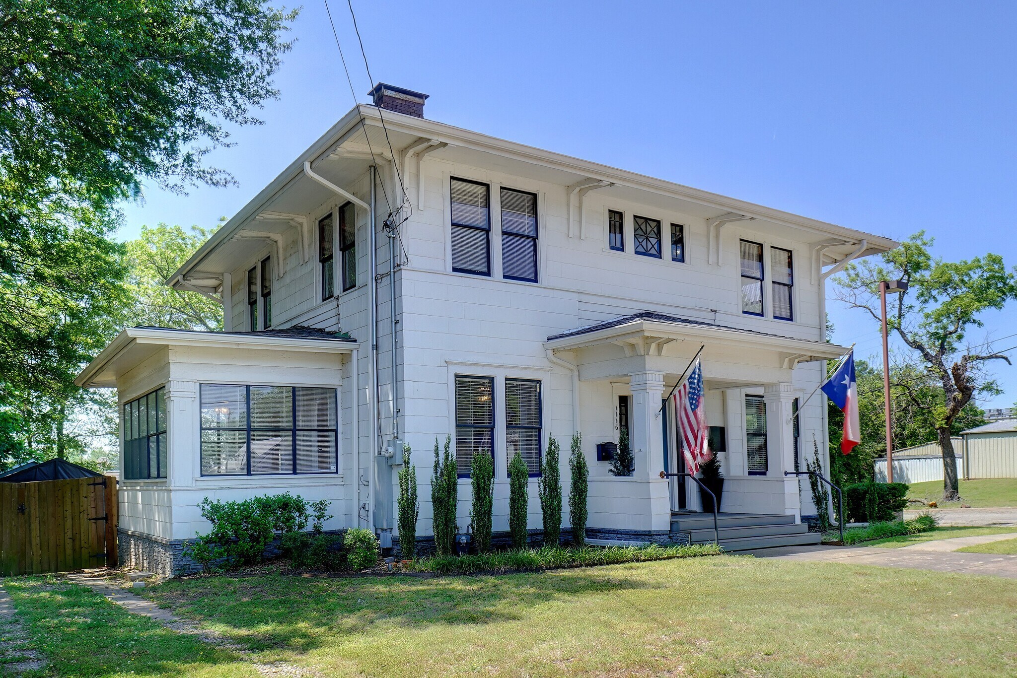 1116 Lamar Ave, Paris, TX à vendre Photo de l’immeuble– Image 1 sur 35