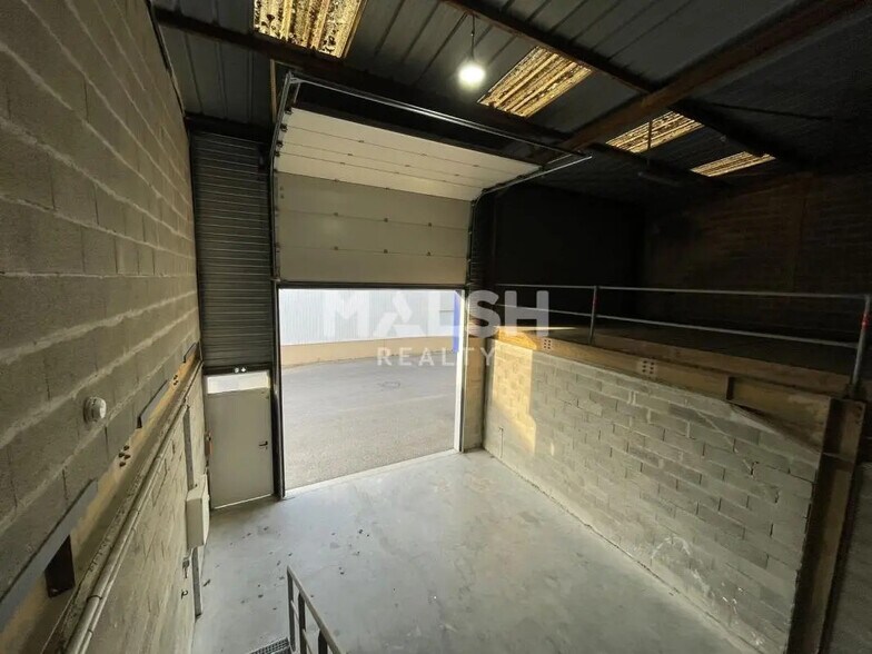 Bureau dans OULLINS-PIERRE-BÉNITE à louer - Photo de l’immeuble – Image 2 sur 16