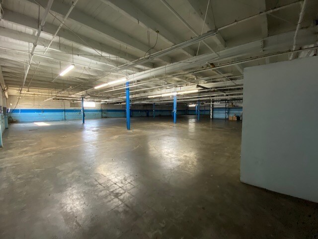 12201 Elmwood Ave, Cleveland, OH à vendre - Photo intérieure – Image 3 sur 12