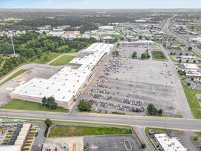 2712-2780 Wilma Rudolph Blvd, Clarksville, TN à louer Aérien– Image 2 sur 14