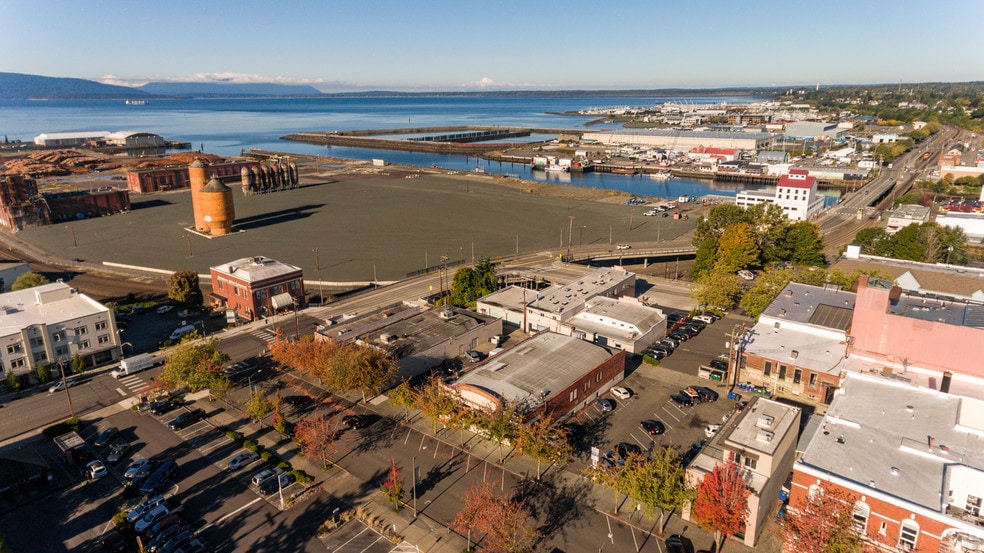 1205-1219 Commercial St portefeuille de 3 biens à vendre sur LoopNet.fr - Photo principale – Image 1 sur 16
