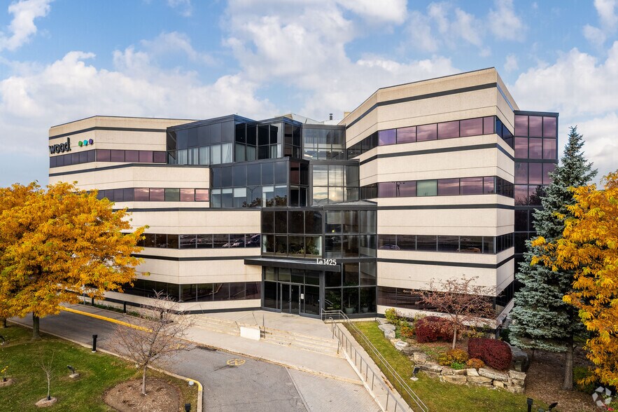 1425 Rte Transcanadienne, Dorval, QC à louer - Photo de l’immeuble – Image 1 sur 13