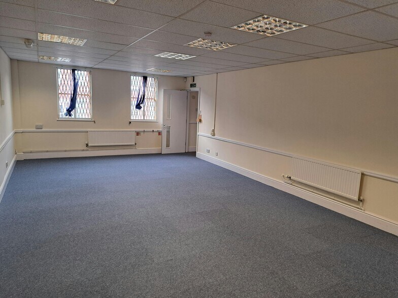 Vine Ln, Halesowen à louer - Photo de l’immeuble – Image 3 sur 23
