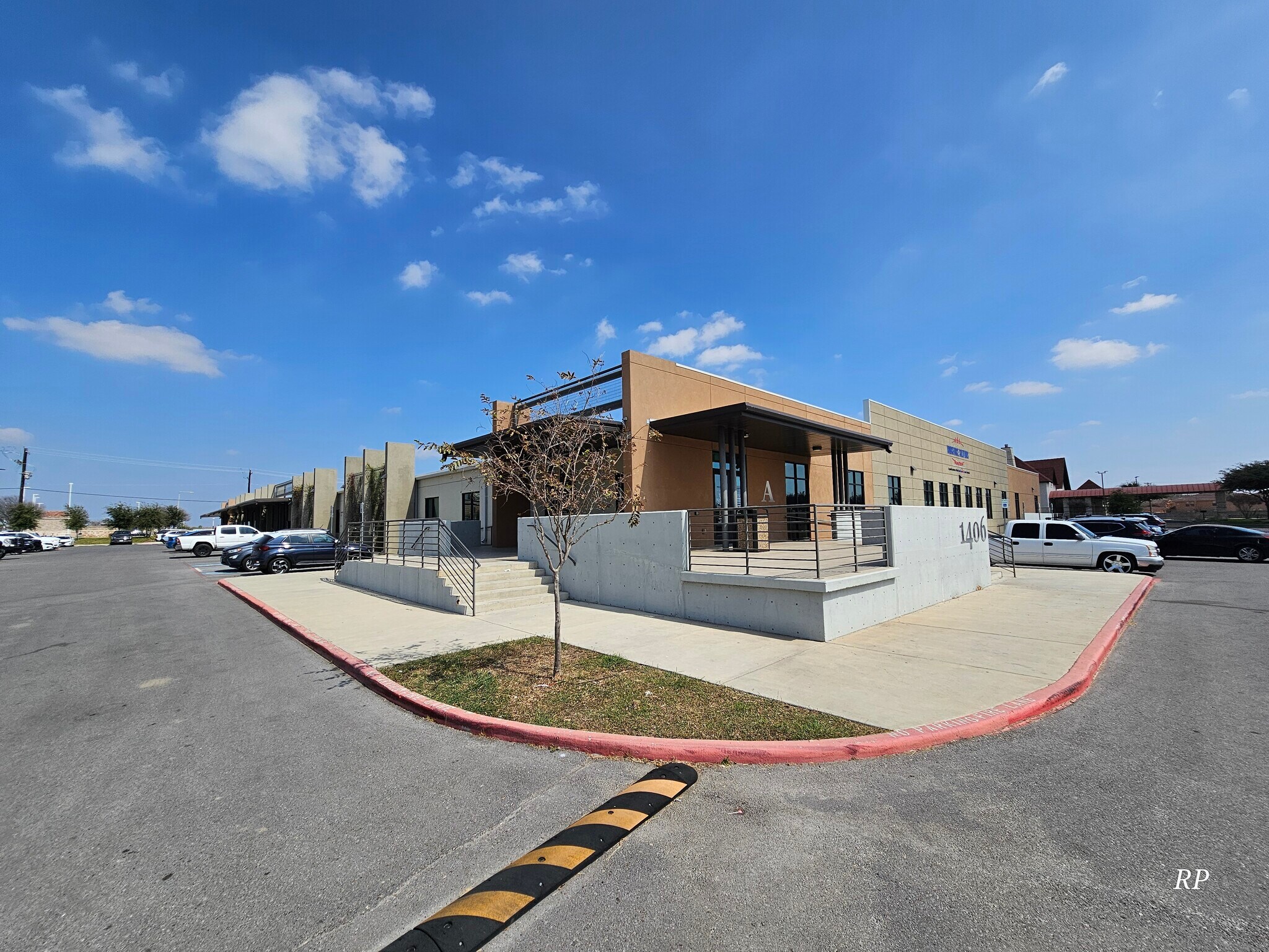 1406 Jacaman Rd, Laredo, TX à vendre Photo principale– Image 1 sur 2