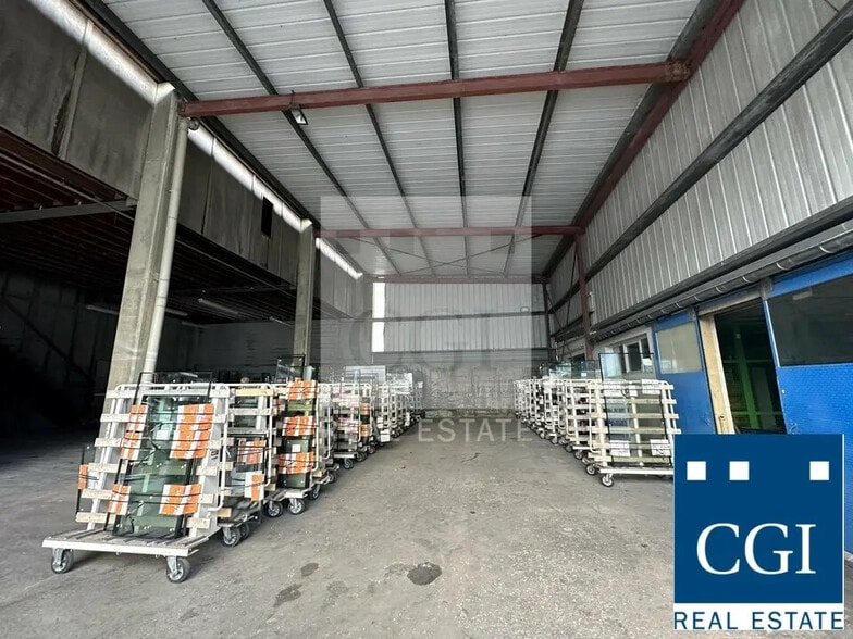 Local d'activités dans Fontaine à vendre - Photo de l’immeuble – Image 3 sur 12