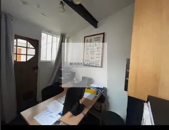 Local commercial dans Paris à louer - Photo de l’immeuble – Image 2 sur 5