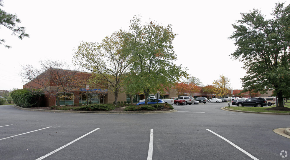2501-2555 Mechanicsville Tpke, Richmond, VA à louer - Photo de l’immeuble – Image 1 sur 10