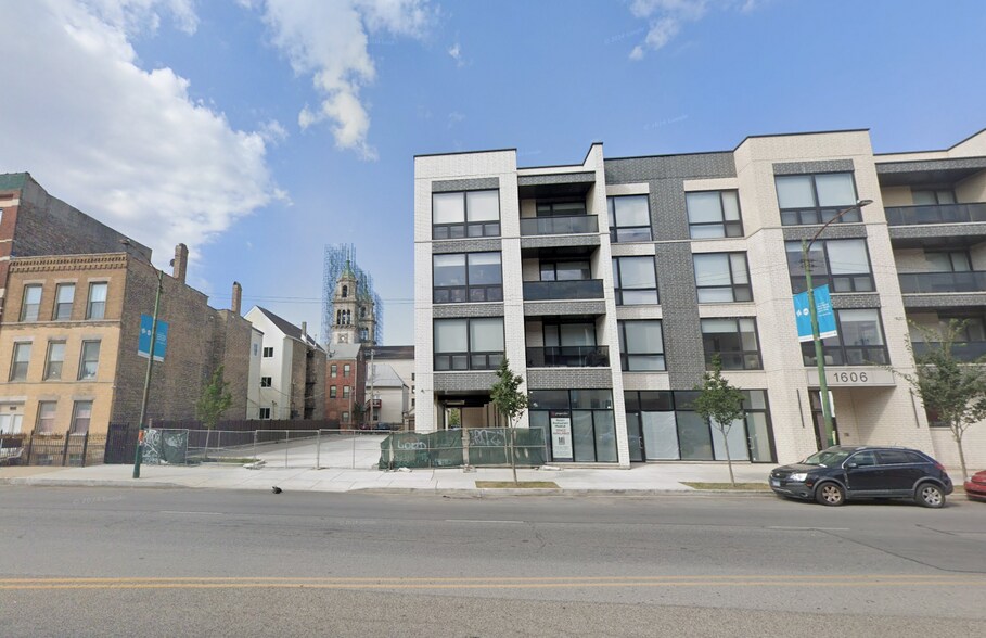 1606 S Ashland Ave, Chicago, IL à louer - Photo de l’immeuble – Image 3 sur 16
