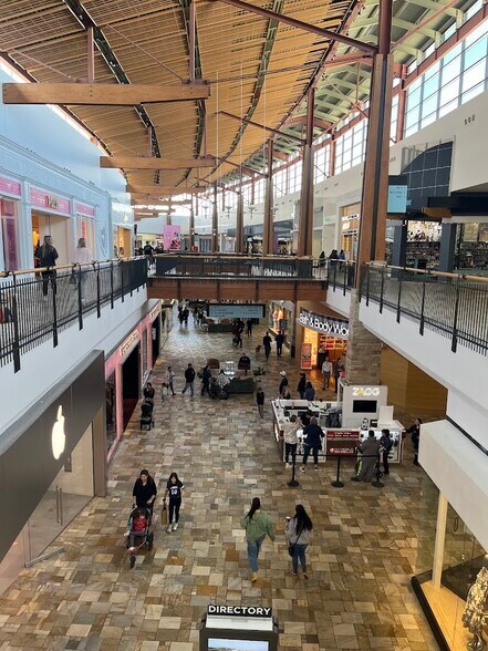 1 W Flatiron Cir, Broomfield, CO à louer - Photo intérieure – Image 2 sur 3