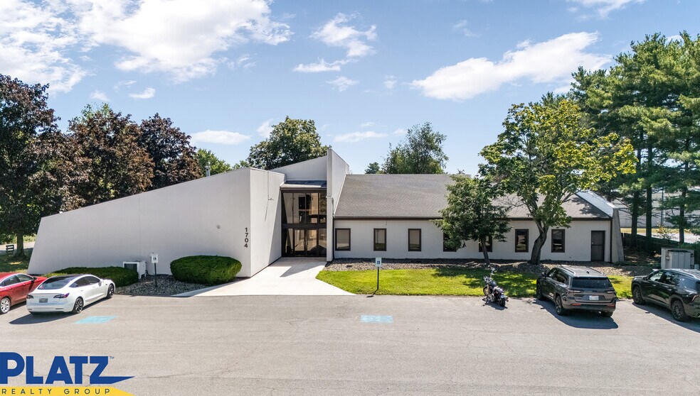 1704 North Rd, Warren, OH à louer - Photo de l’immeuble – Image 1 sur 7