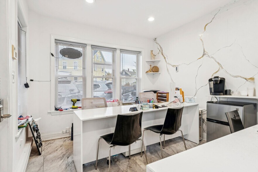 43 Cabot St, Beverly, MA à vendre - Photo de l’immeuble – Image 2 sur 10