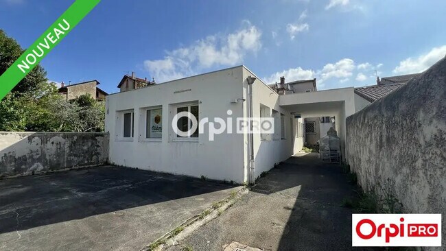 Plus de détails pour Local commercial à louer