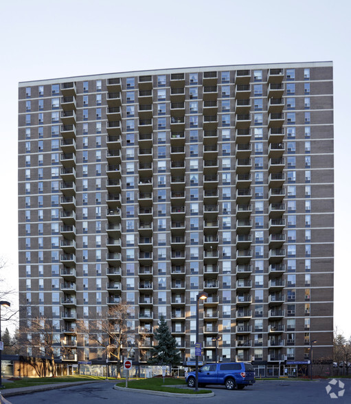 2201 Riverside Dr, Ottawa, ON à louer - Photo principale – Image 1 sur 4