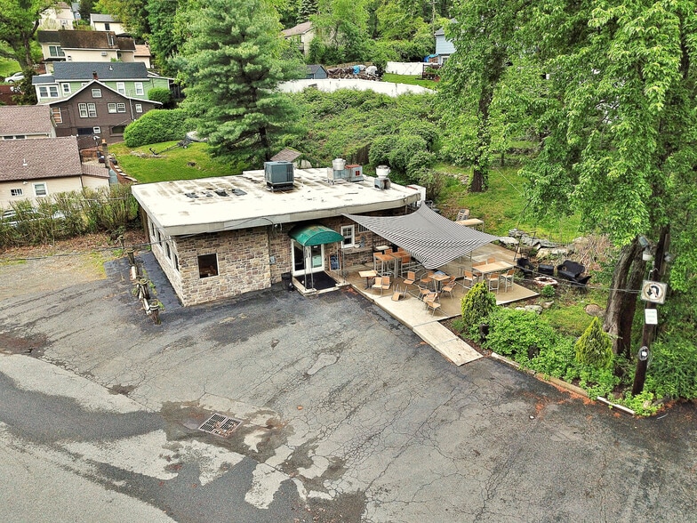 120 Brady Rd, Lake Hopatcong, NJ à vendre - Photo de l’immeuble – Image 3 sur 25
