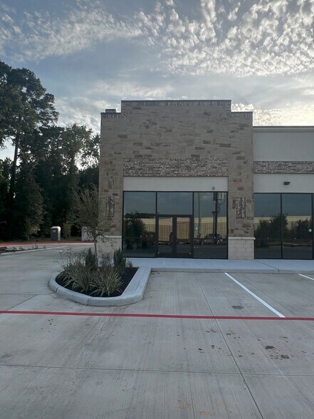 29707 Tomball Parkway, Tomball, TX à louer - Photo de l’immeuble – Image 2 sur 7