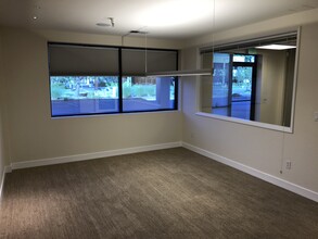 285 Bel Marin Keys Blvd, Novato, CA à louer Photo de l’immeuble– Image 2 sur 5
